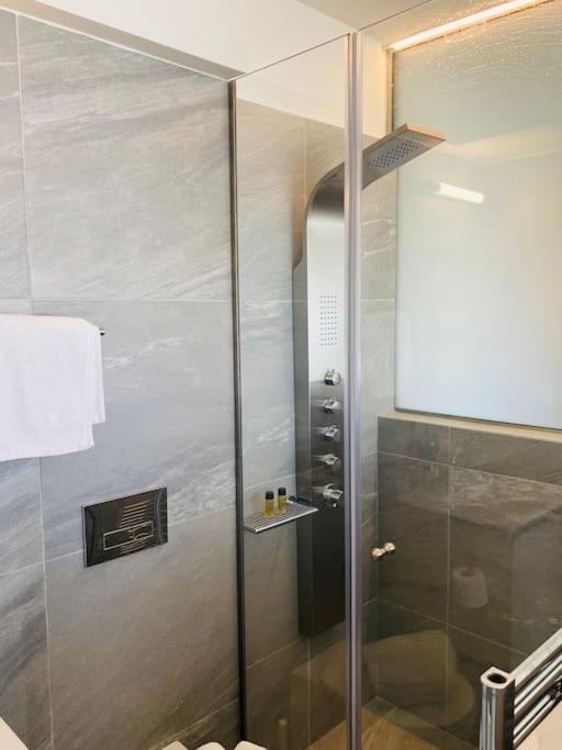 Luxury Maisonette With Shared Pool Athen Eksteriør bilde